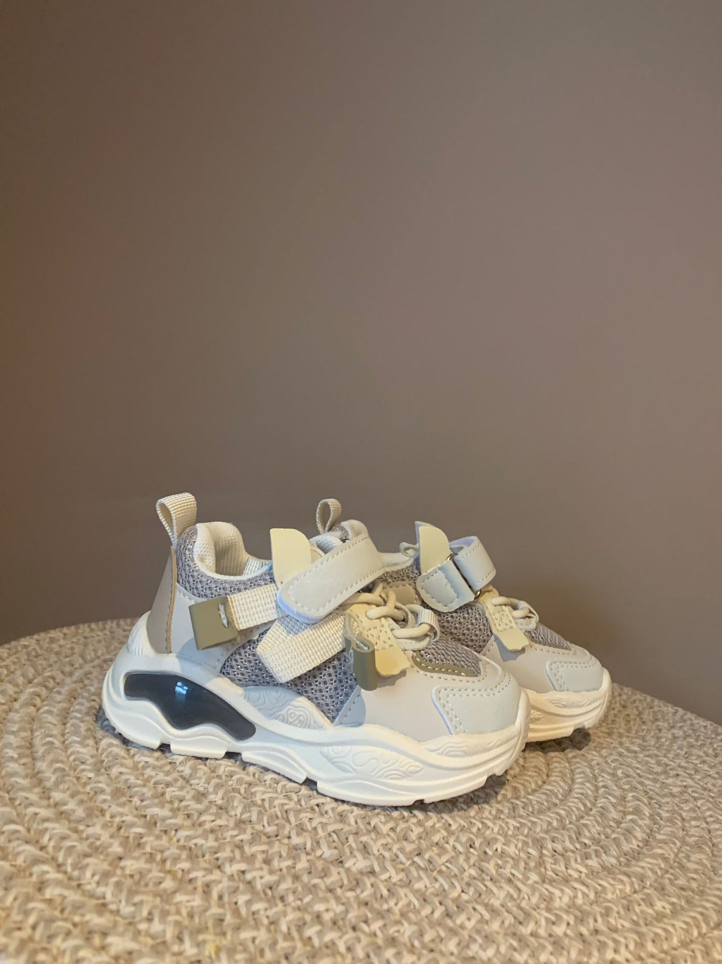 Unisex beige & white toddler trainers